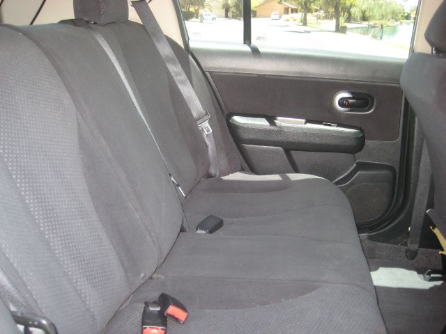 Nissan Versa 2011 photo 10