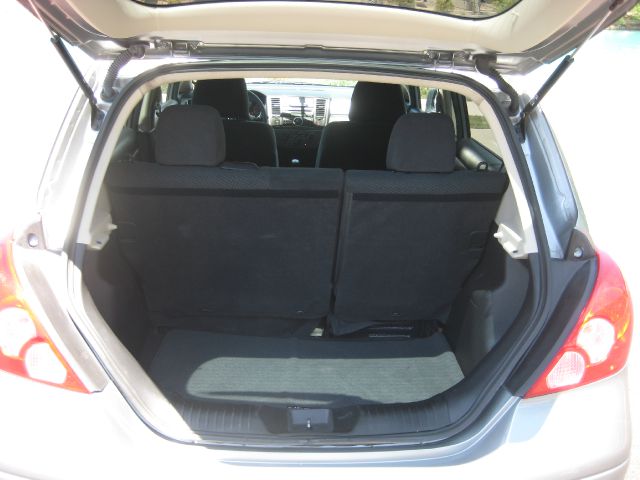 Nissan Versa 2011 photo 9