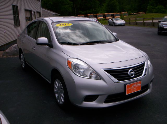 Nissan Versa 2012 photo 6