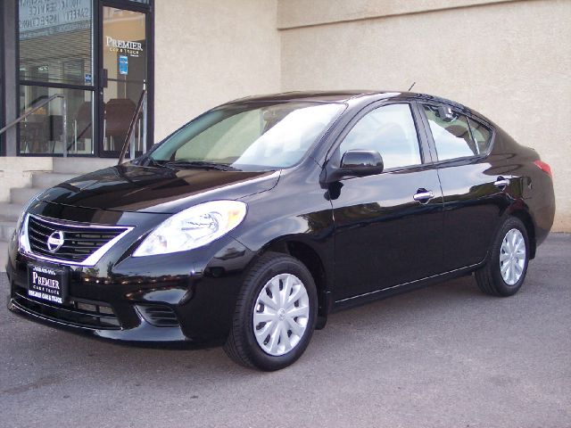 Nissan Versa Track Edition 3.8 Sedan