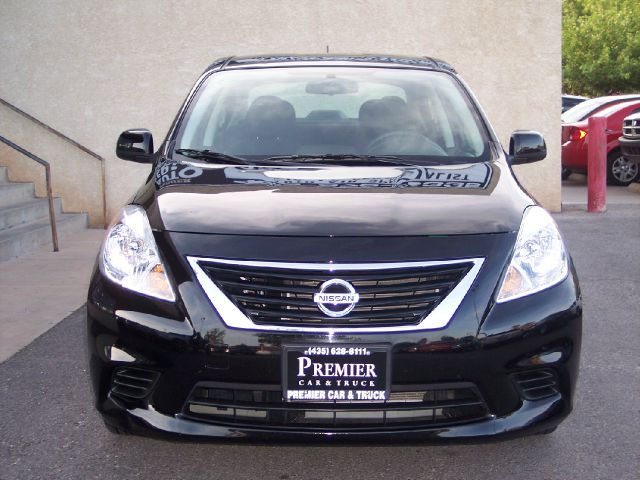 Nissan Versa 2012 photo 1