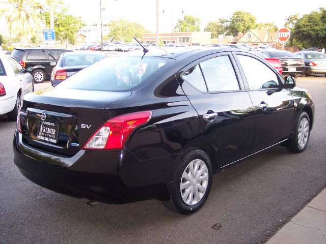 Nissan Versa 2012 photo 11