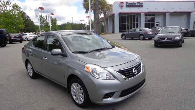 Nissan Versa 2012 photo 14