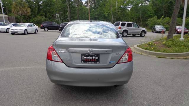 Nissan Versa 2012 photo 9