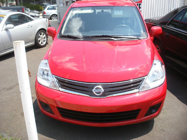 Nissan Versa 2012 photo 3