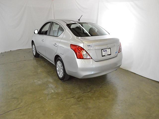 Nissan Versa 2012 photo 1