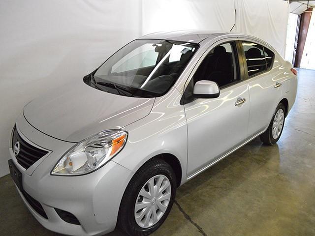 Nissan Versa 2012 photo 4