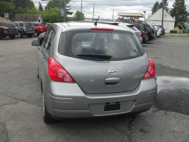 Nissan Versa 2012 photo 1