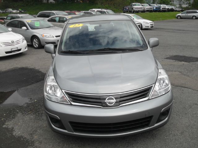 Nissan Versa 2012 photo 3