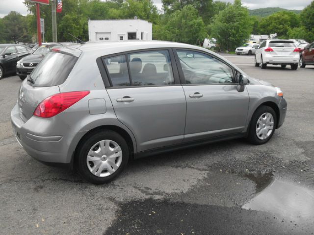 Nissan Versa 2012 photo 8