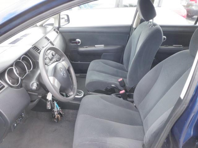 Nissan Versa 2012 photo 11