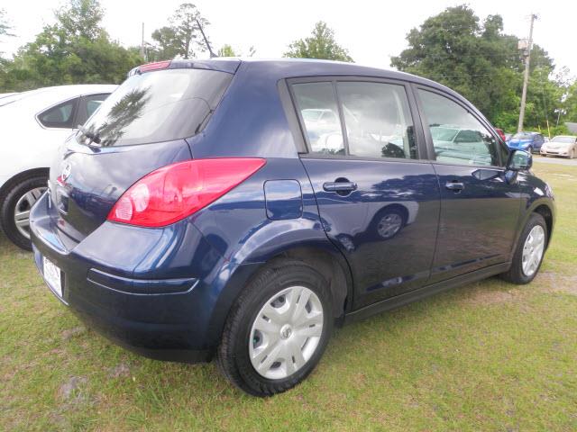 Nissan Versa 2012 photo 5