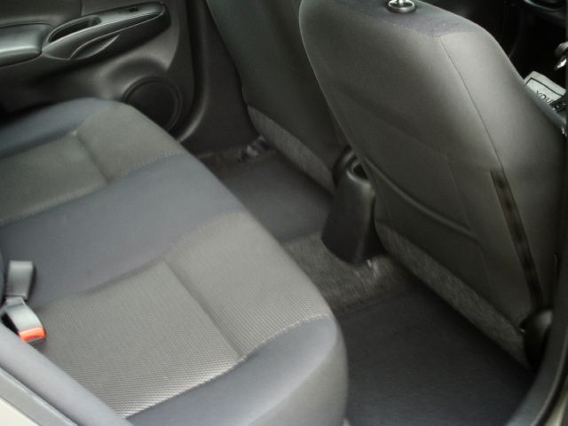 Nissan Versa 2012 photo 3