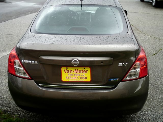 Nissan Versa 2012 photo 6