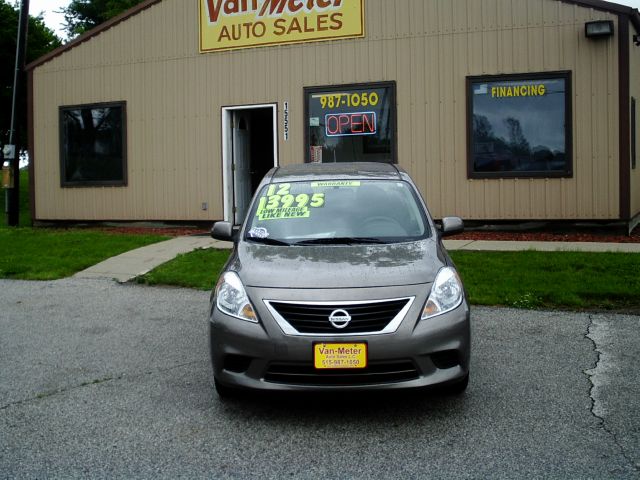 Nissan Versa 2012 photo 9