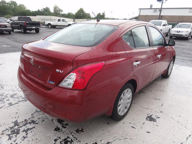 Nissan Versa 745lilow Milesmint Condtionclean Carfax Se Sedan