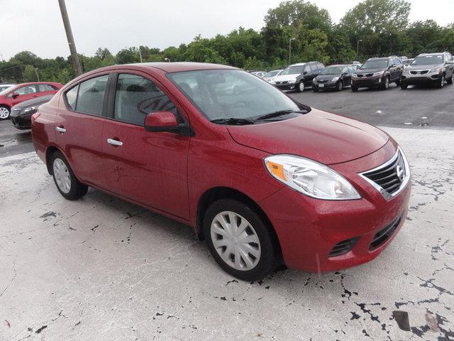 Nissan Versa 2012 photo 1