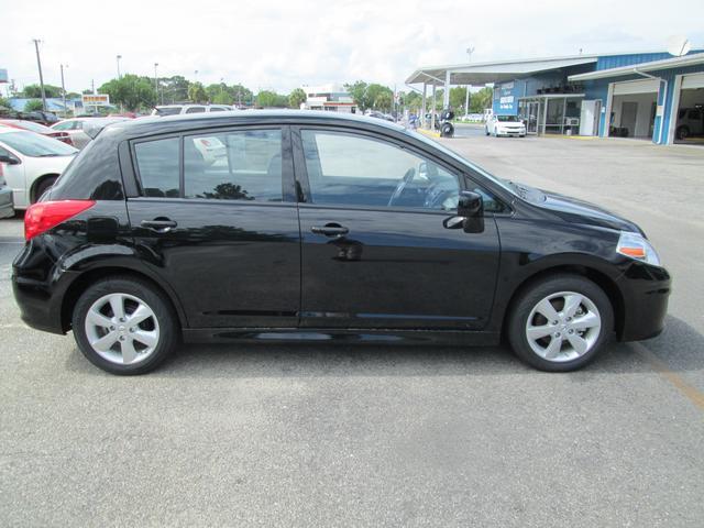 Nissan Versa 2012 photo 1