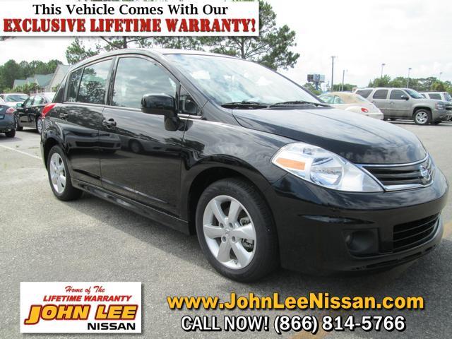 Nissan Versa 2012 photo 2