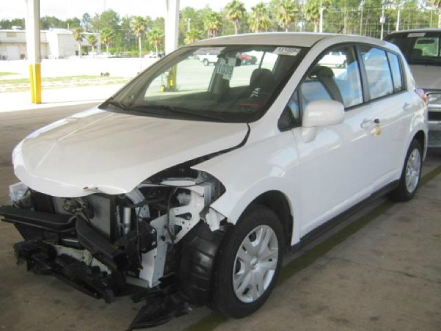 Nissan Versa 2012 photo 1