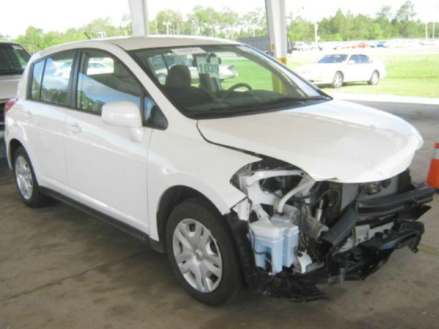 Nissan Versa 2012 photo 3