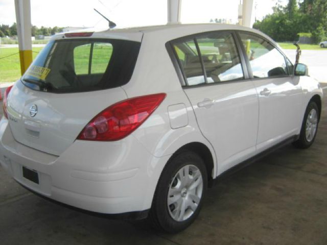 Nissan Versa 2012 photo 4