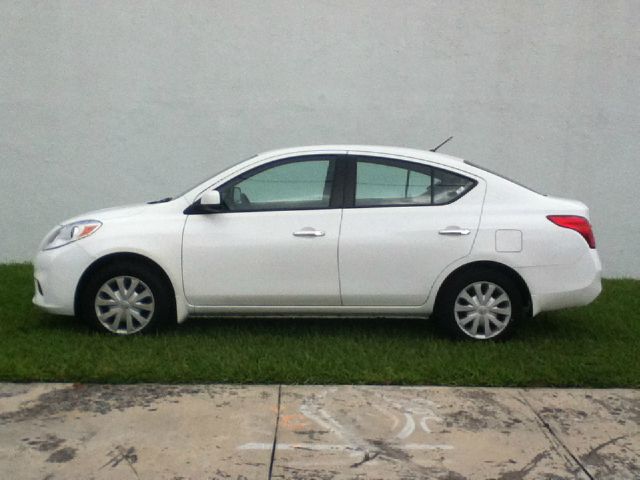 Nissan Versa 2012 photo 1