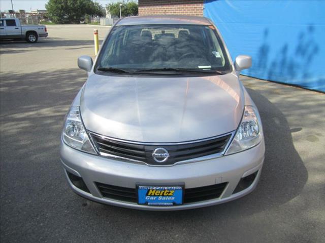 Nissan Versa 2012 photo 4