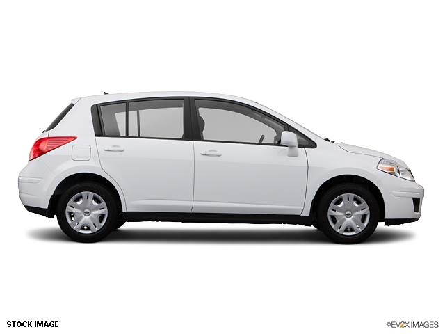 Nissan Versa 2012 photo 1