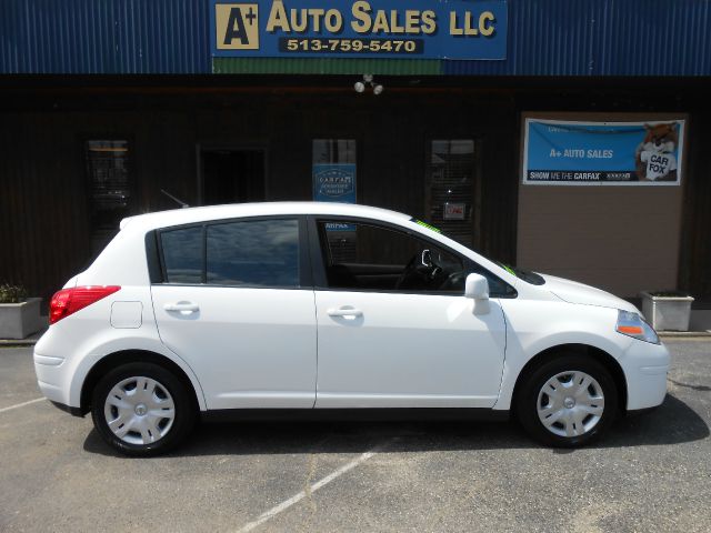 Nissan Versa 2012 photo 1