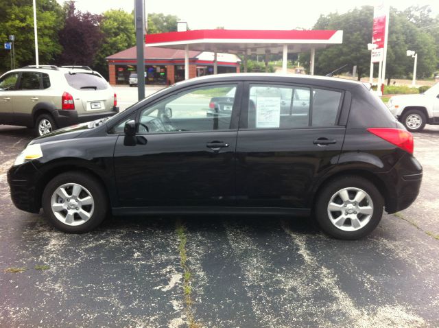 Nissan Versa 2012 photo 1