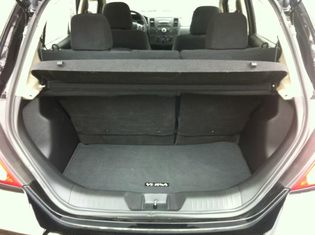 Nissan Versa 2012 photo 3