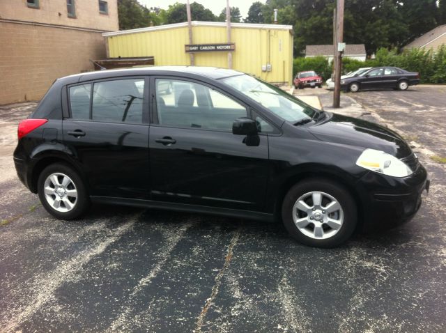 Nissan Versa 2012 photo 4