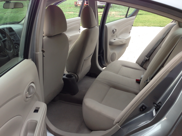 Nissan Versa 2012 photo 1