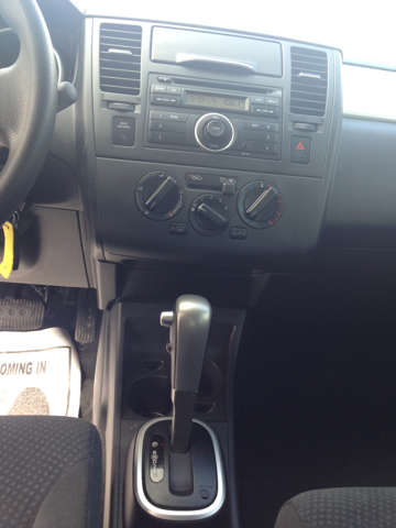 Nissan Versa 2012 photo 1