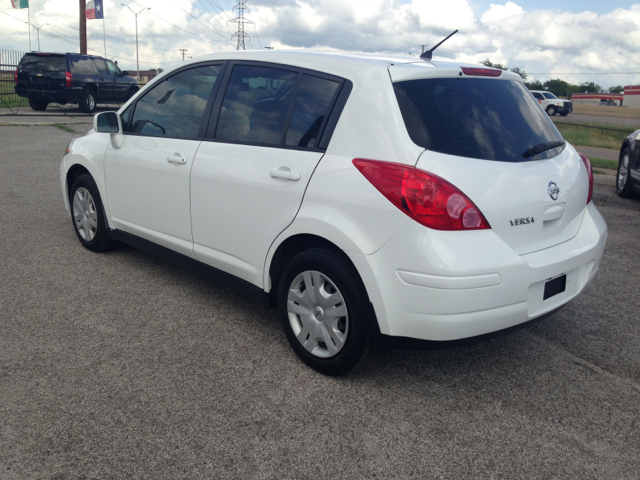 Nissan Versa 2012 photo 12