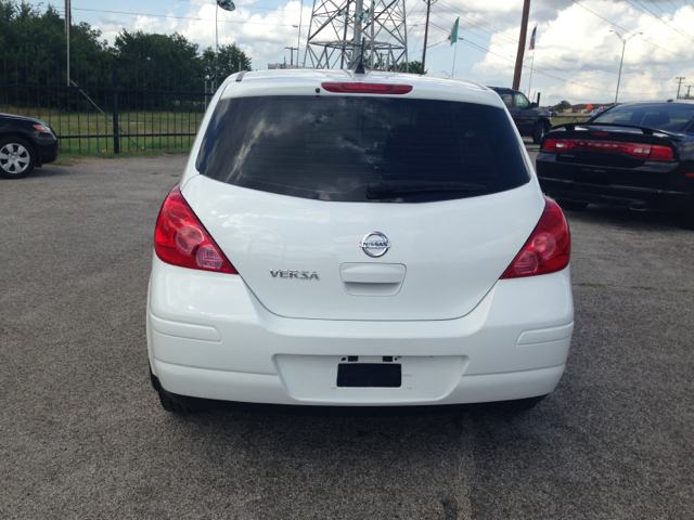 Nissan Versa 2012 photo 13