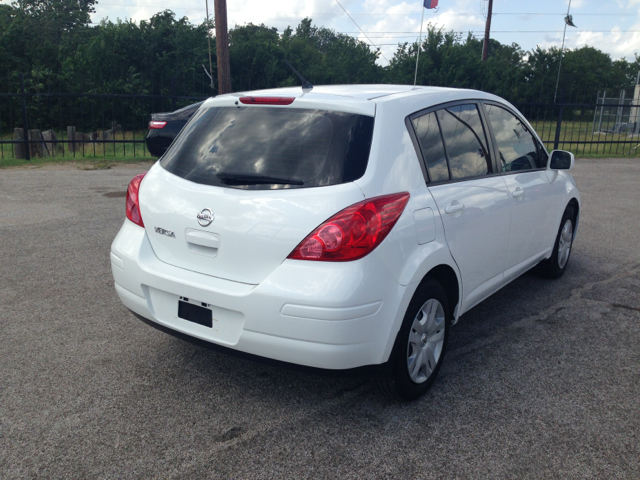 Nissan Versa 2012 photo 6