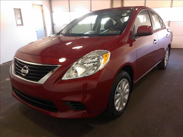 Nissan Versa 2012 photo 4