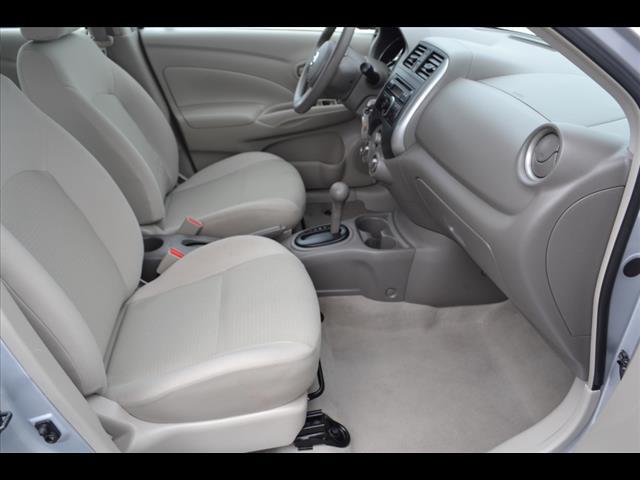 Nissan Versa 2012 photo 11