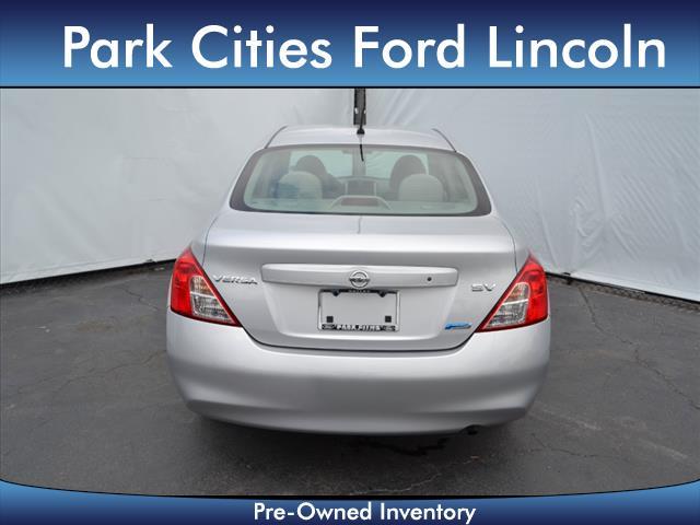 Nissan Versa 2012 photo 6