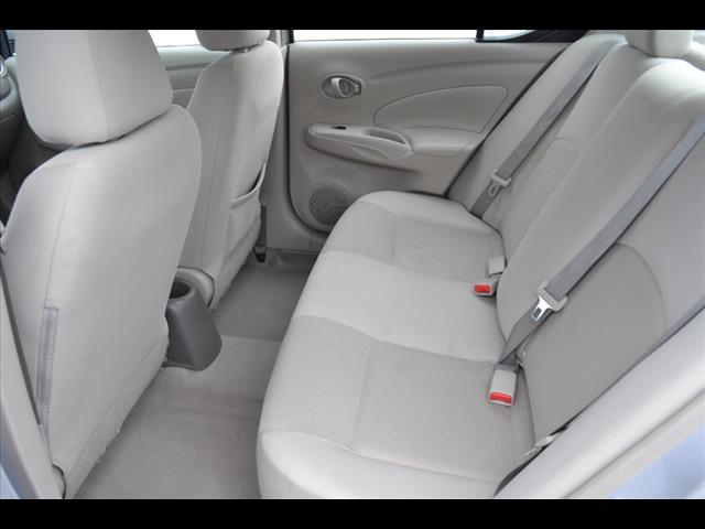 Nissan Versa 2012 photo 9