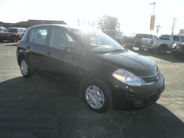 Nissan Versa 2012 photo 1