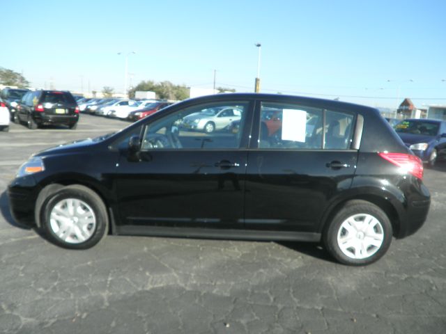 Nissan Versa 2012 photo 3