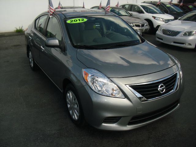 Nissan Versa 2012 photo 1