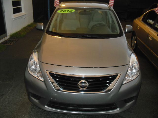 Nissan Versa 2012 photo 4