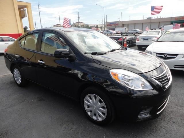 Nissan Versa 2012 photo 1