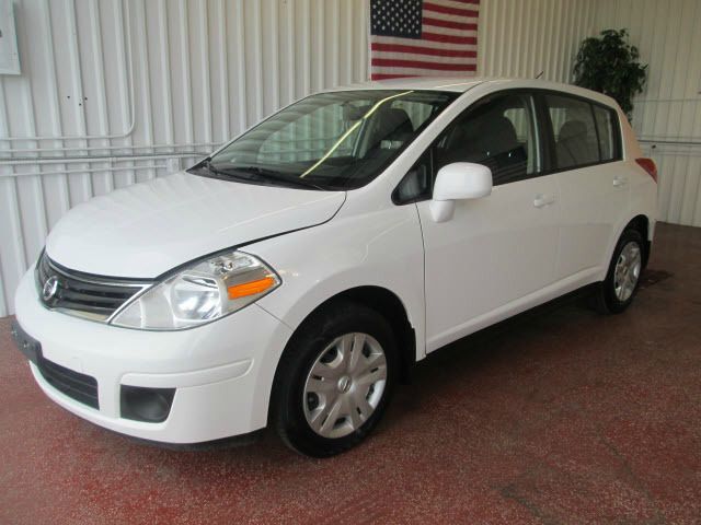 Nissan Versa 2012 photo 3