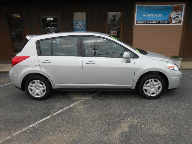 Nissan Versa 2012 photo 1