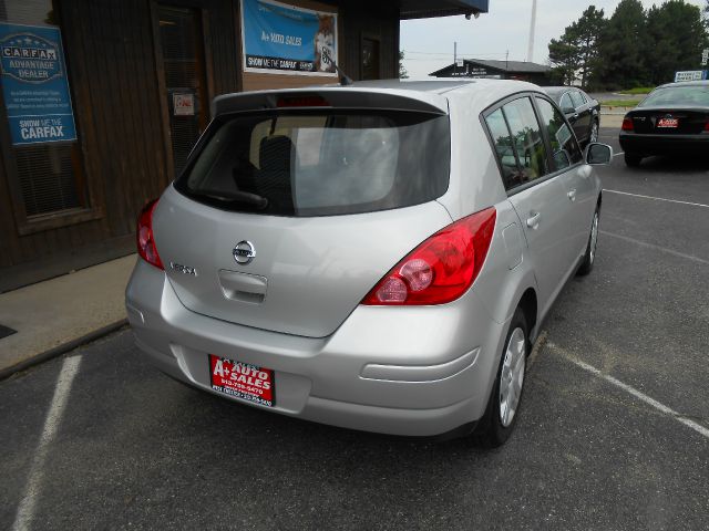 Nissan Versa 2012 photo 3